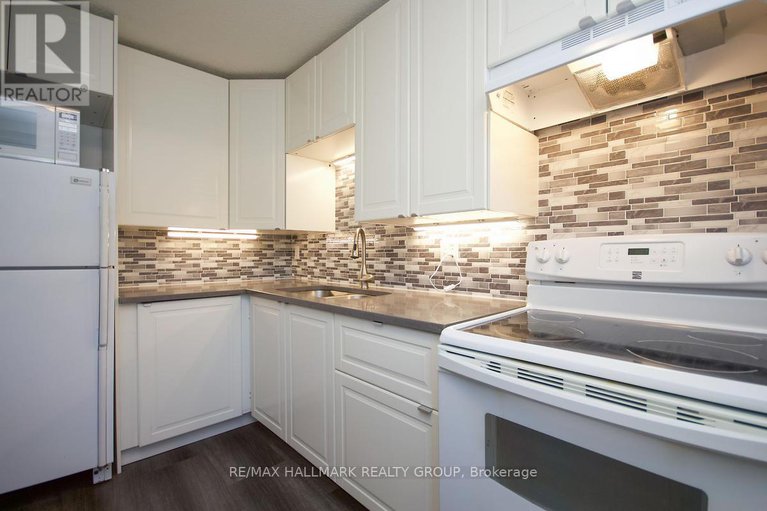 28266606/d-3-spring-grove-lane/pheasant-run/ottawa/ontario/K2J2C5_6