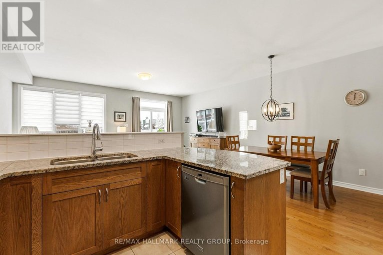 29532256/844-cedar-creek-drive/blossom-parkkemp-parkfindlay-creek/ottawa/ontario/K1T0B3_13