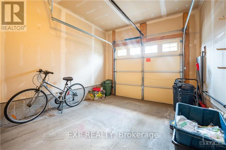 29086343/504-barholm-private/mer-bleuebradley-estatesanderson-park/ottawa/ontario/K4B1H9_29