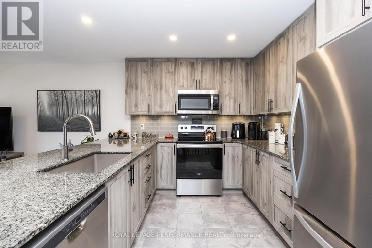 28700474/816-bascule-place/btwn-franktown-rd-fallowfield-rd/ottawa/ontario/K0A2Z0_26