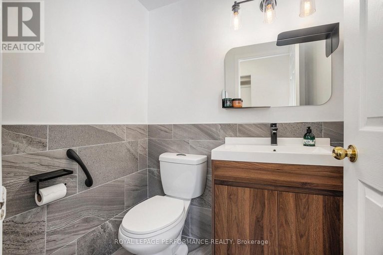 29524227/56-ipswich-terrace/morgans-grantsouth-march/ottawa/ontario/K2K2R3_12