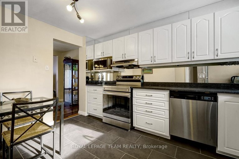 29537105/35-2027-stonehenge-crescent/pineview/ottawa/ontario/K1B4N7_12