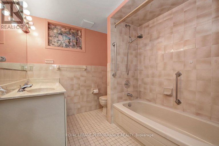 29403056/540-alesther-street/overbrookcastle-heights/ottawa/ontario/K1K1J3_36