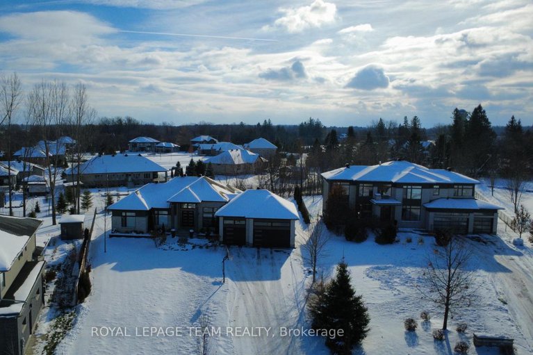 28941277/525-leimerk-court/manotick-village-manotick-estates/ottawa/ontario/K4M0B2_2