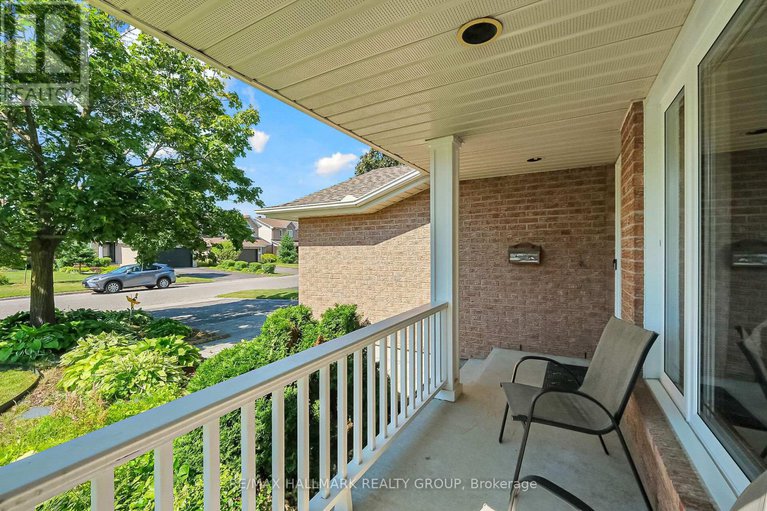 28645671/3034-courtyard-crescent/upper-hunt-club/ottawa/ontario/K1T3R7_3