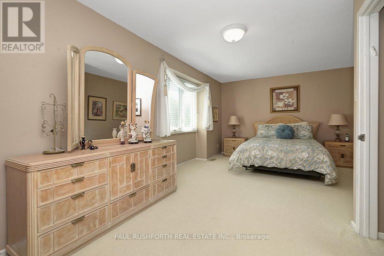 29687415/10-cosburn-avenue/arlington-woods/ottawa/ontario/K2H8A1_18