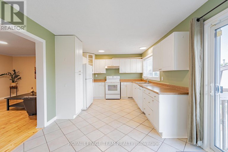28613595/28-huntview-private/hunt-clubwestern-community/ottawa/ontario/K1V0M5_26