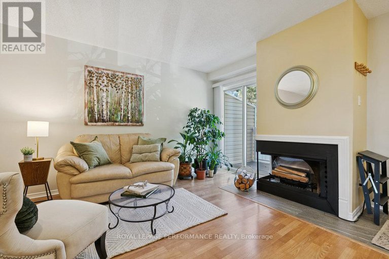 29032584/560-thomson-street/viscount-alexander-park/ottawa/ontario/K1K2J8_7