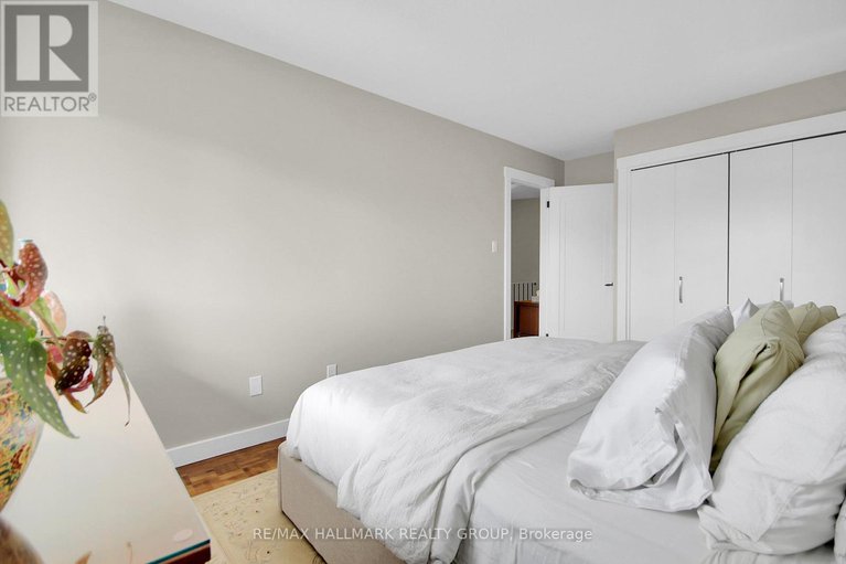 28290643/81-2061-jasmine-crescent/beacon-hill-south/ottawa/ontario/K1J7W2_18