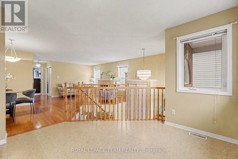 29688007/1598-lisbon-street/fallingbrookpineridge/ottawa/ontario/K4A4C3_25