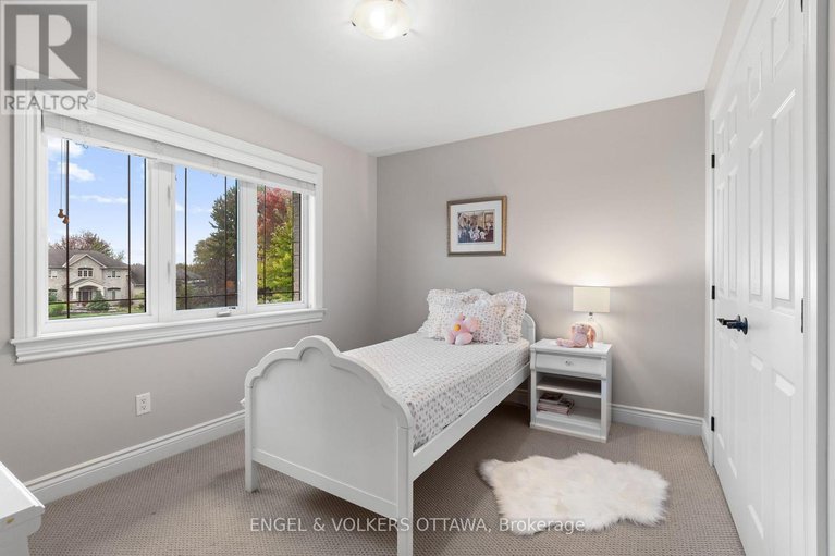 28168398/6808-suncrest-drive/greely/ottawa/ontario/K4P0B2_28