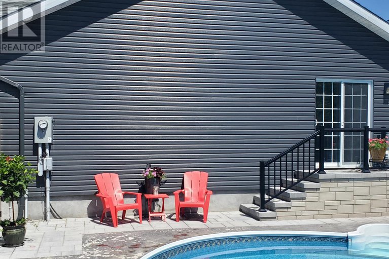 29439628/1005-gold-crescent/queensway-terrace-north/ottawa/ontario/K2B8C4_46