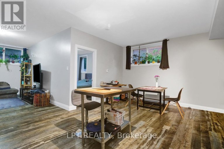 29295105/319-glynn-avenue/overbrookcastle-heights/ottawa/ontario/K1K1R9_38