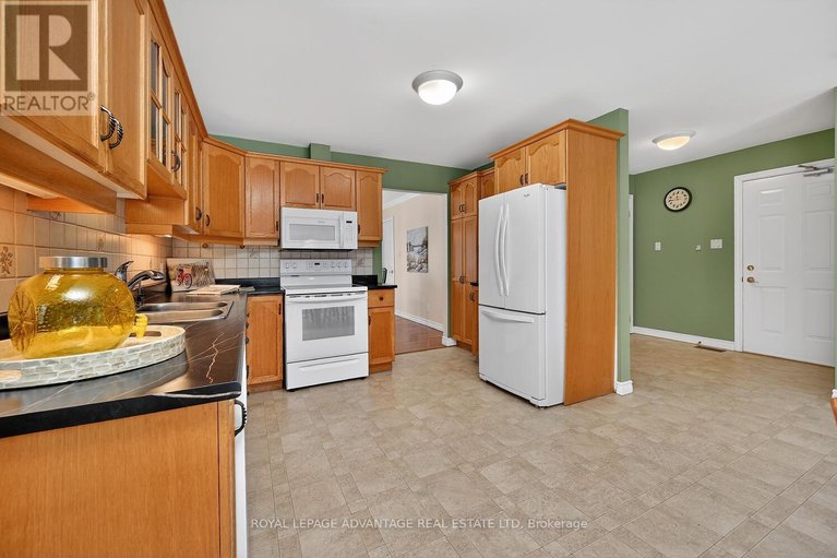 29527085/130-robert-run/drummondnorth-elmsley-north-elmsley-twp/drummondnorth-elmsley/ontario/K7H3C7_15