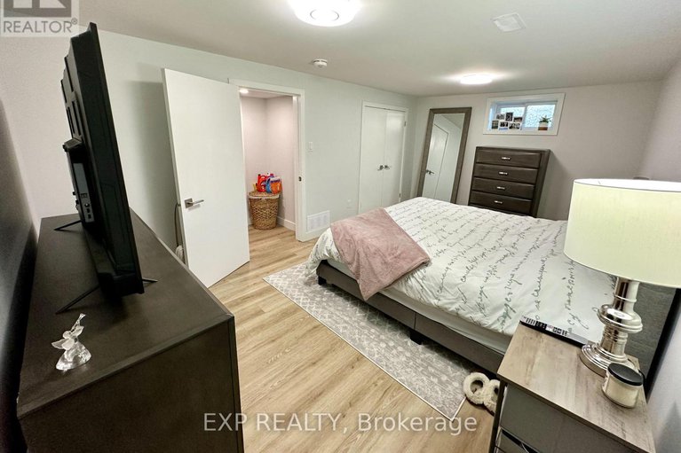 29339808/44-sherry-lane/manordale/ottawa/ontario/K2G3L8_29