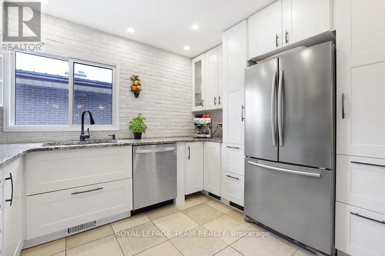 28576790/807-maplecrest-avenue/mckellar-heightsglabar-park/ottawa/ontario/K2A2Z7_14