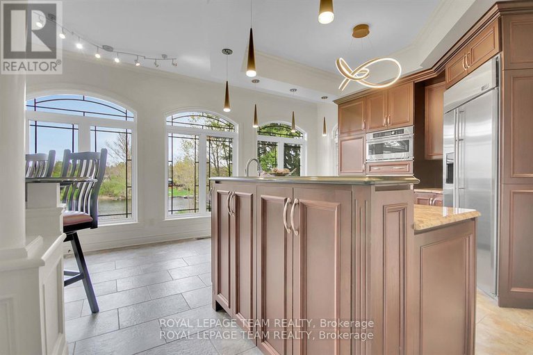 28487083/5591-manotick-main-street/manotick-village-manotick-estates/ottawa/ontario/K4M1A4_12