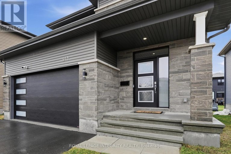 29613574/441-sterling-avenue/clarencerockland-twp/clarence-rockland/ontario/K4K0M5_2