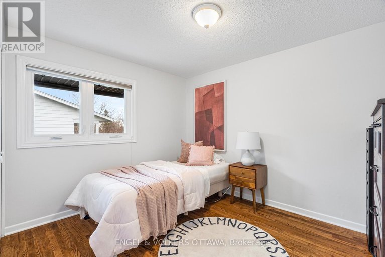 29612922/2173-beaumont-road/playfair-park/ottawa/ontario/K1H5V2_16