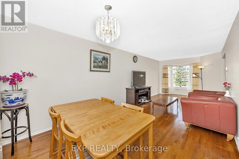 28480509/29-gowrie-drive/glencairnhazeldean/ottawa/ontario/K2L2T5_13