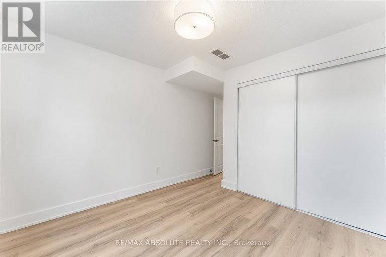 29177800/14-mulvagh-avenue/borden-farmstewart-farmcarleton-heightsparkwood-hills/ottawa/ontario/K2E6M6_38