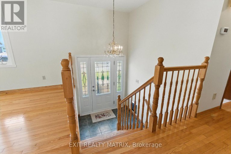 28525668/26-farmers-avenue/vankleek-hill/champlain/ontario/K0B1R0_9
