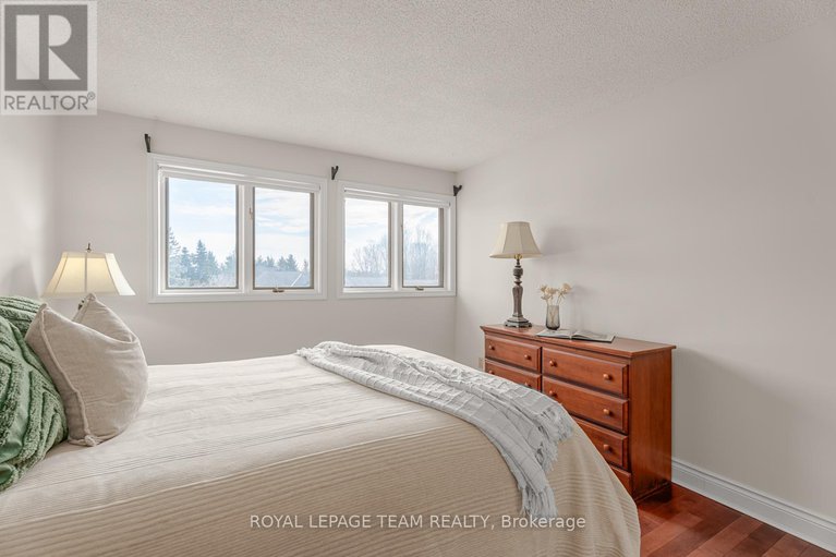 28088968/48-cedarhill-drive/cedar-hillorchard-estates/ottawa/ontario/K2R1C3_20