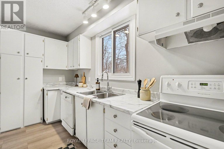 29247026/10-105-parkinson-street/kemptville/north-grenville/ontario/K0G1J0_18