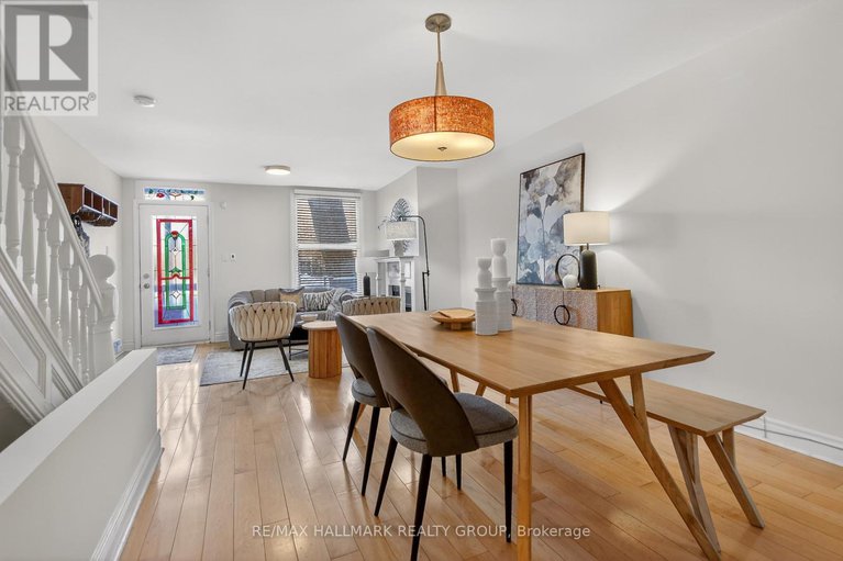 29423662/4-lower-charlotte-street/lower-town/ottawa/ontario/K1N8K1_8