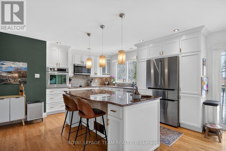 29456628/998-harkness-avenue-avenue/riverside-park/ottawa/ontario/K1V6P2_10