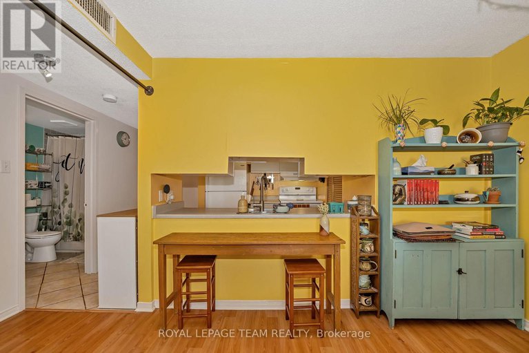 28418448/307-202-hinchey-avenue/mechanicsville/ottawa/ontario/K1Y1L7_14
