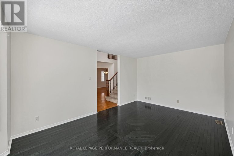 29648632/2023-rolling-brook-drive/orleans-village/ottawa/ontario/K1W1C9_4