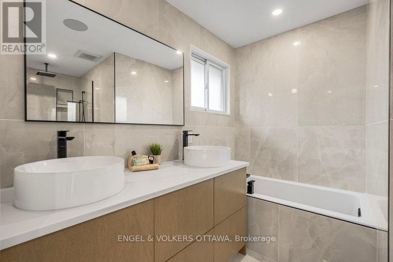 28298907/953-fairlawn-avenue/mckellar-heightsglabar-park/ottawa/ontario/K2A3S7_31
