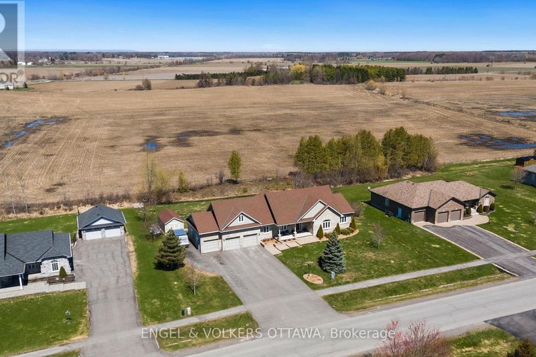 29679359/5579-lombardy-drive/osgoode/ottawa/ontario/K0A2W0_40