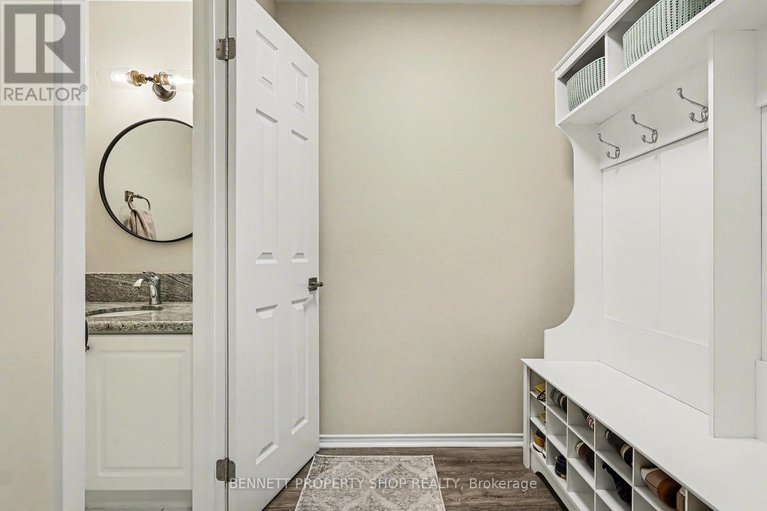 29404240/216-macdougall-street/village-of-russell/russell/ontario/K4R1A5_15