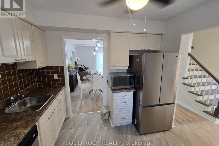 28510930/9-740-morin-street-n/castle-heights/ottawa/ontario/K1K3G9_8