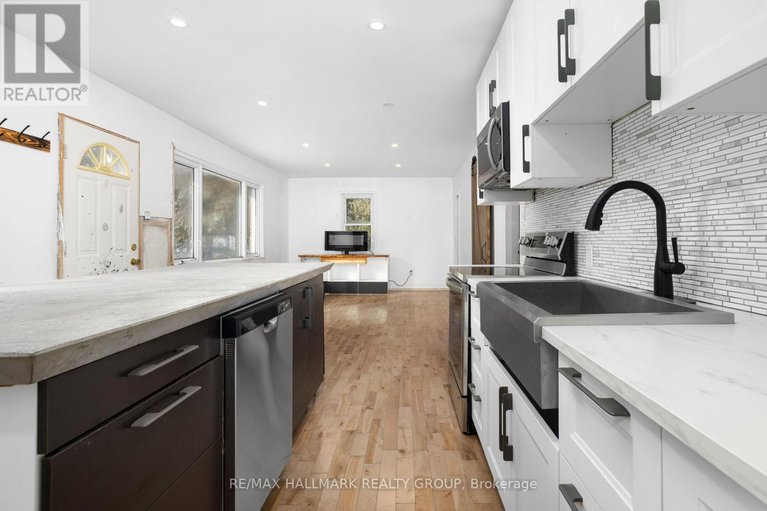 29474236/2601-regional-road-174-road/cumberland-village/ottawa/ontario/K4C1R2_12