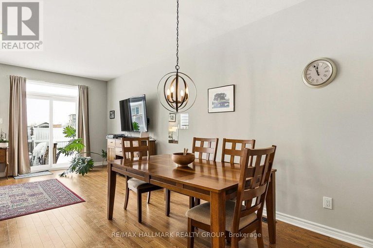 29532256/844-cedar-creek-drive/blossom-parkkemp-parkfindlay-creek/ottawa/ontario/K1T0B3_10