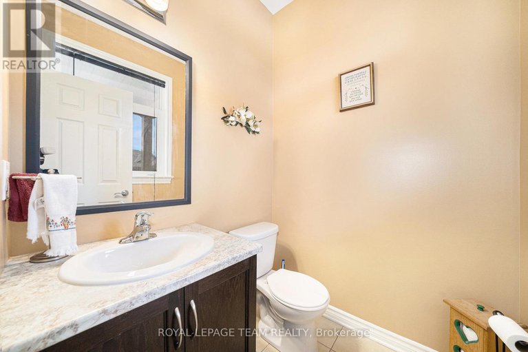 29092516/129-tradewinds-crescent/north-grenville-twp-kemptville-south/north-grenville/ontario/K0G1J0_16