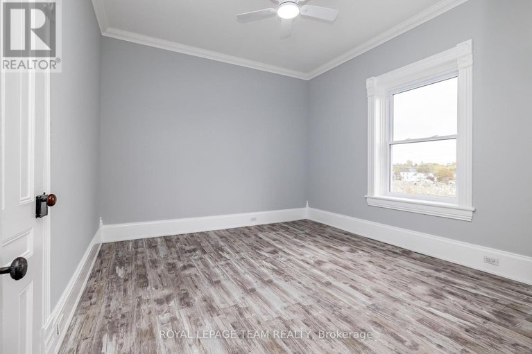 28894849/294-dumbrille-street/kemptville/north-grenville/ontario/K0G1J0_34