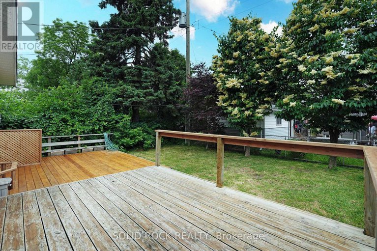 28538691/1135-maybank-street/parkway-park/ottawa/ontario/K2C2W7_41