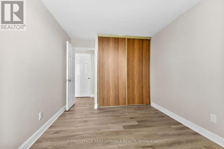 28607992/1003-1171-ambleside-drive/woodroffe/ottawa/ontario/K2B8E1_26