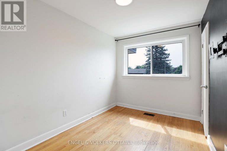 28561500/919-bermuda-avenue/carson-meadows/ottawa/ontario/K1K0V8_18