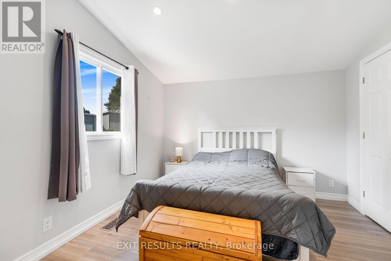28753768/2250-lapointe-street/clarencerockland-twp/clarence-rockland/ontario/K0A1E0_18