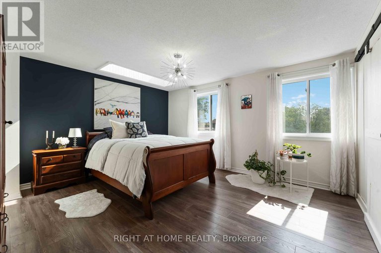 28737074/1-berkshire-way/pheasant-run/ottawa/ontario/K2J2B1_23
