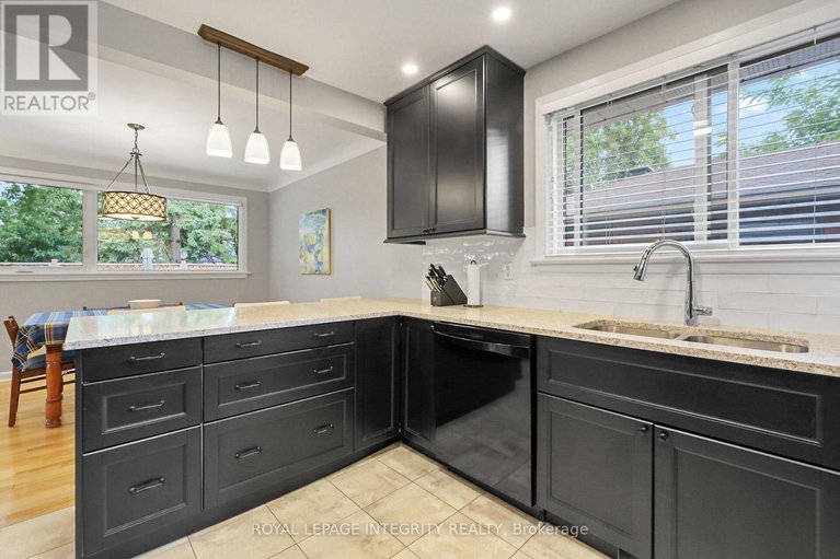 28810538/840-cork-street/elmvale-acres/ottawa/ontario/K1G1Y2_16