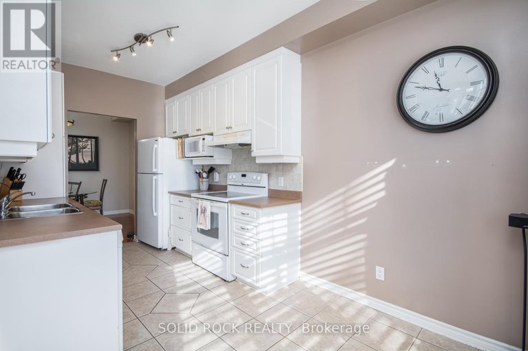 29365910/416-cache-bay-crescent/blossom-parkkemp-parkfindlay-creek/ottawa/ontario/K1T4H3_13