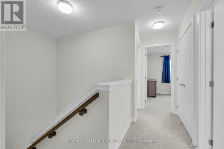 29156490/1076-curraglass-walk/stittsville-north/ottawa/ontario/K2S3A3_29