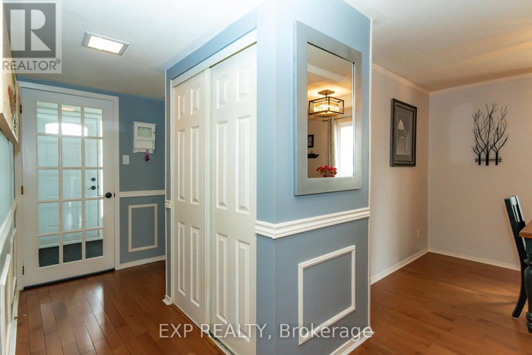 28588528/1576-st-georges-street/bilberry-creekqueenswood-heights/ottawa/ontario/K1E2M9_17