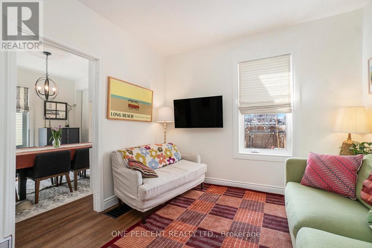 28412213/266-bradley-avenue/vanier/ottawa/ontario/K1L7E9_5